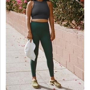 Girlfriend Collective Compressive Pocket Legging (Moss)